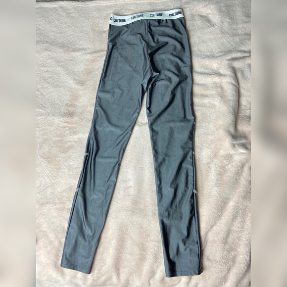 Crop Top Active Set - Picture 16 of 17